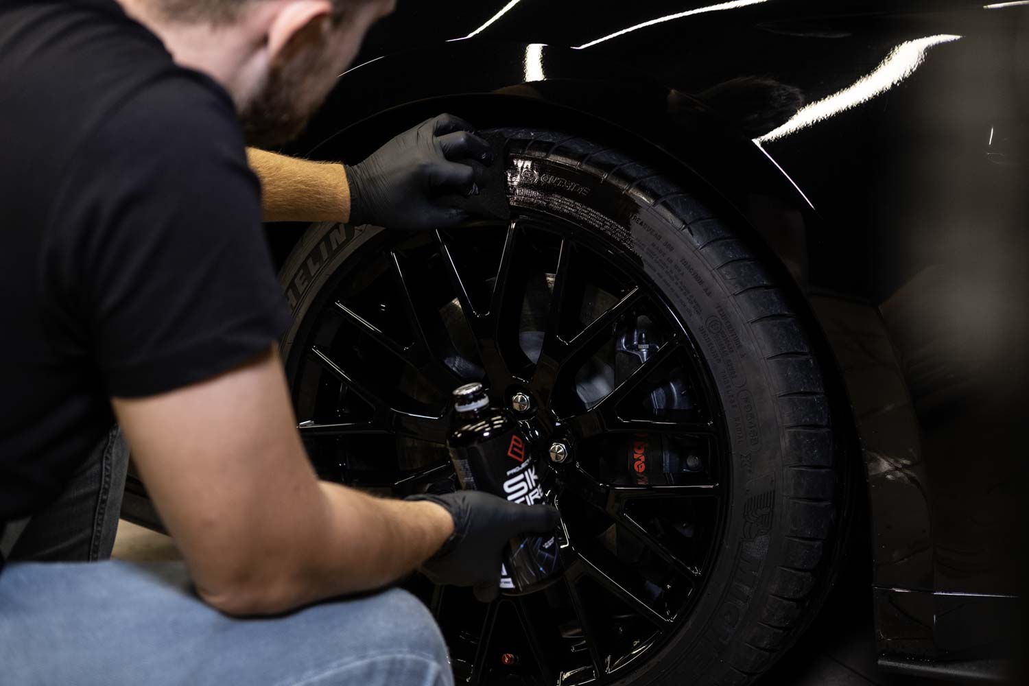 Project F - matný gel na pneumatiky a koleso Mustang